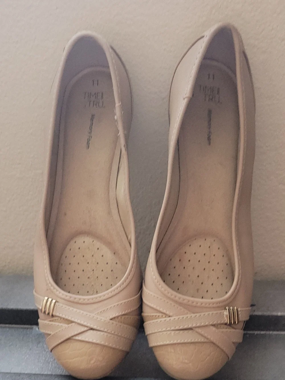 Women's Nude Ballet Flats with Textured Toe Sz 11